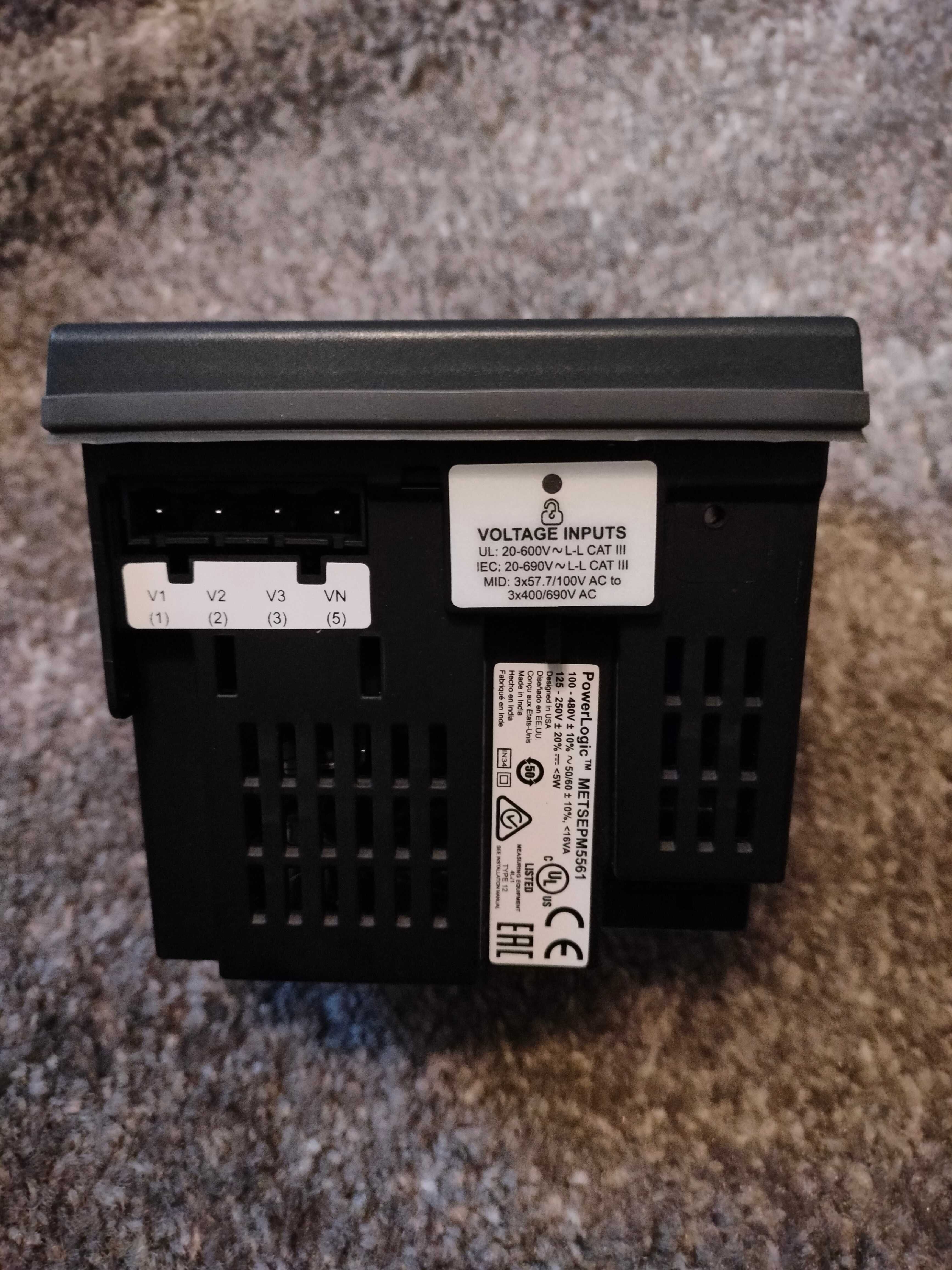 Miernik parametrów sieci Schneider Electric