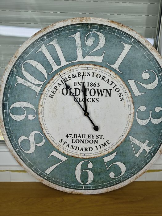 Duży zegar ścienny w stylu retro – Old Town Clocks, 47 Bailey