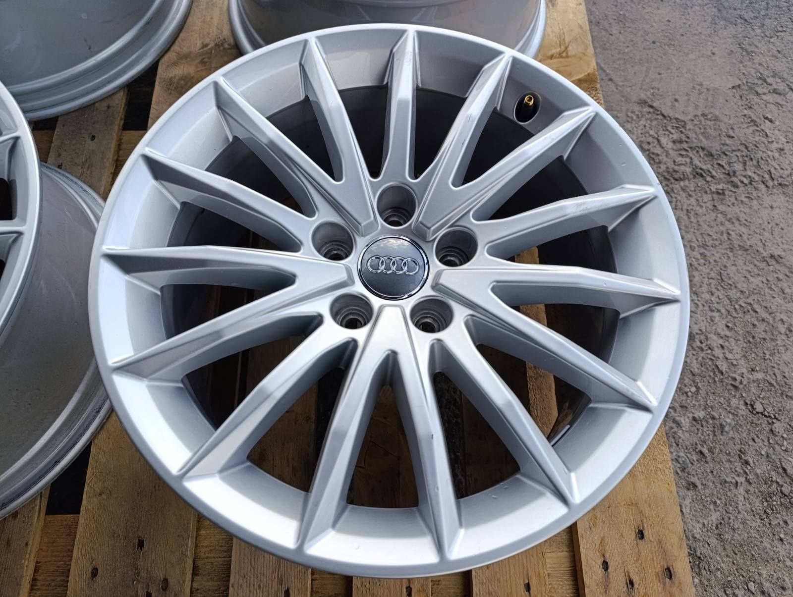 Легкосплавні диски 5*112 R17 титани ауді Р17