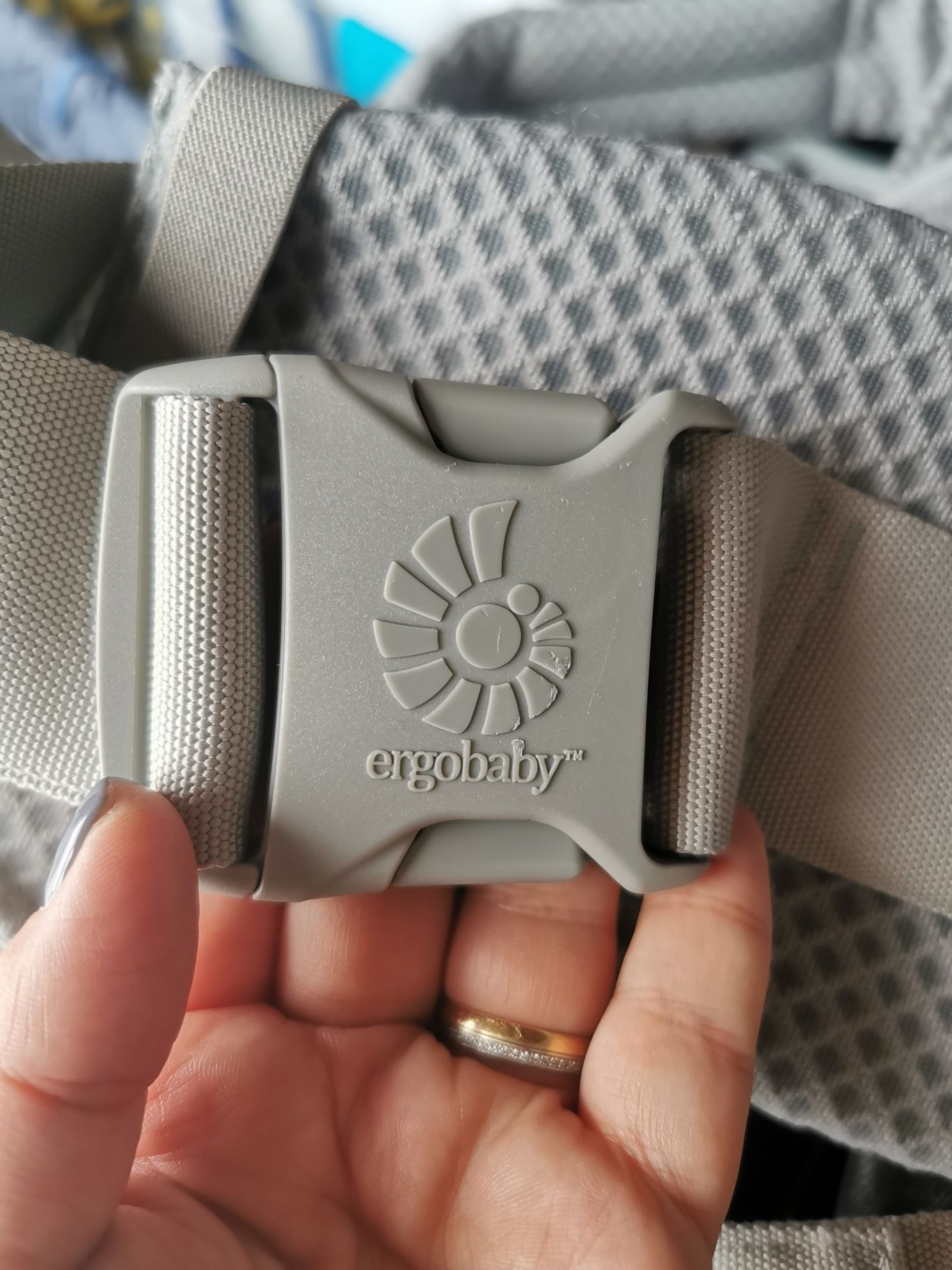 Marsupio Ergobaby Omni Breeze Cinza Pérola