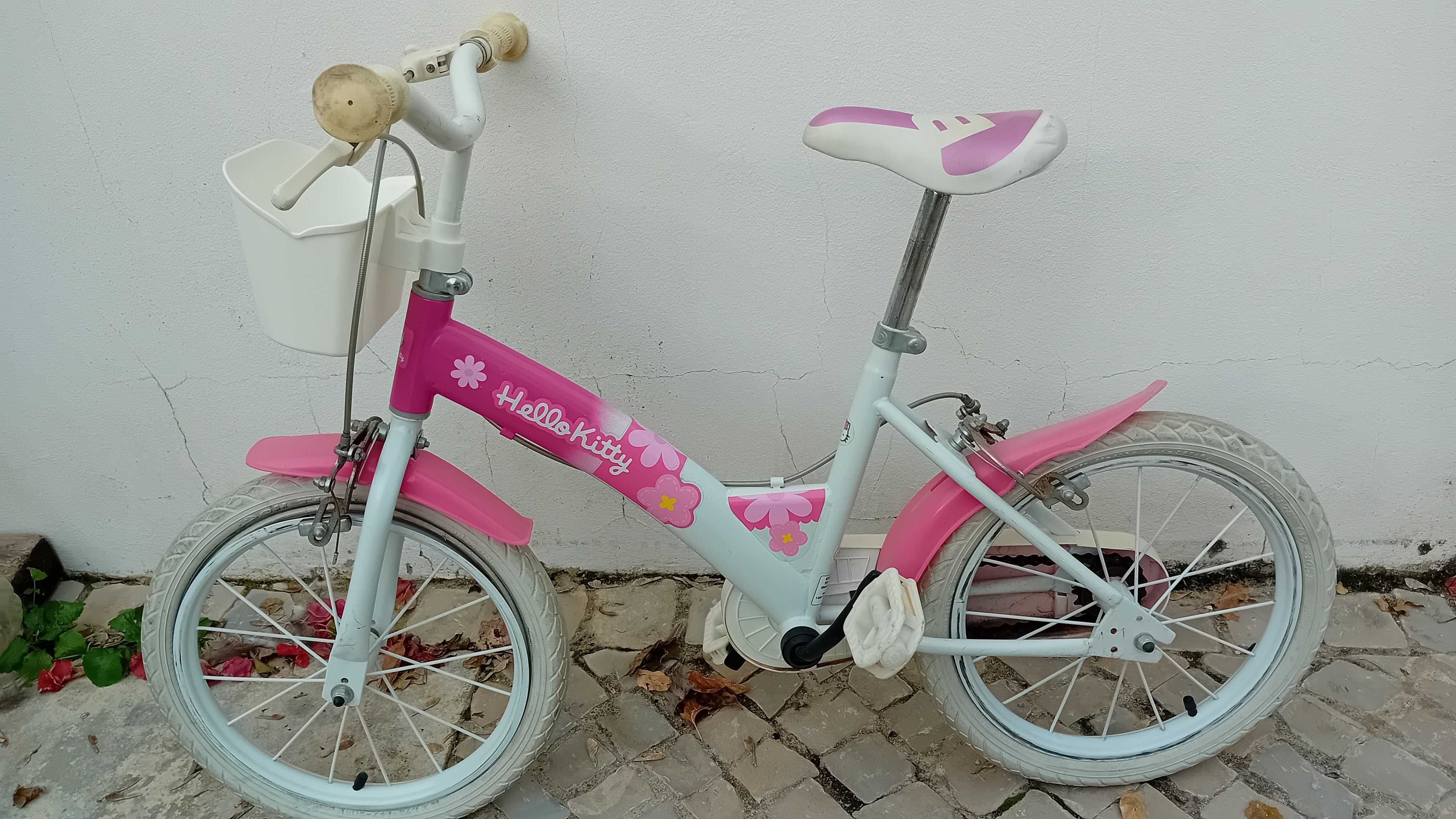Bicicleta de crianca Hello Kitty