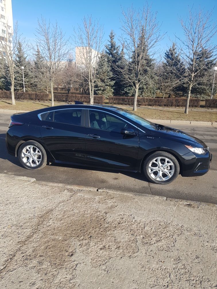 Продаю Chevrolet Volt Premier
