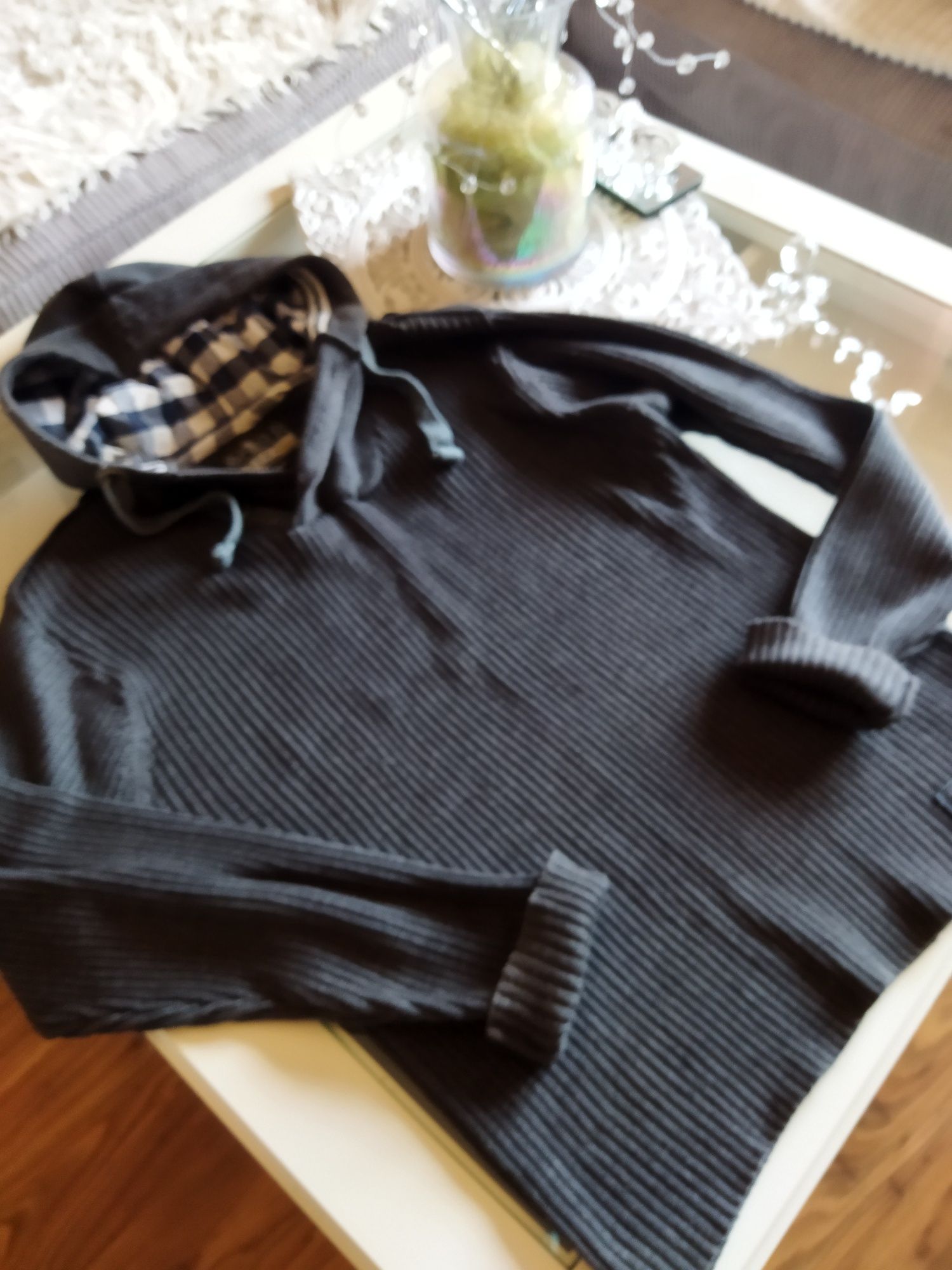 Sweter męski M z kapturem