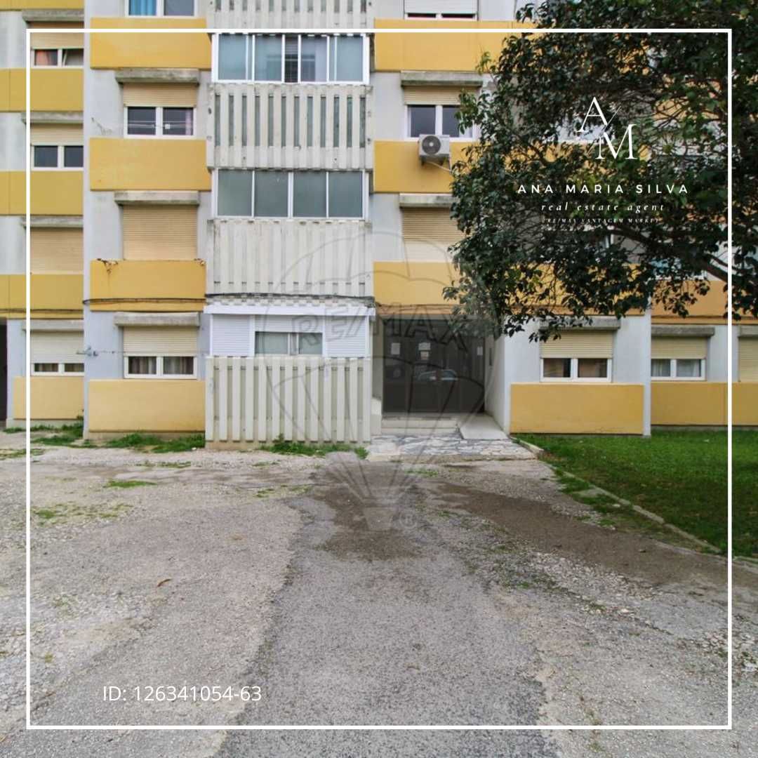 Apartamento T1 para venda, Sto. António da Charneca, Barreiro