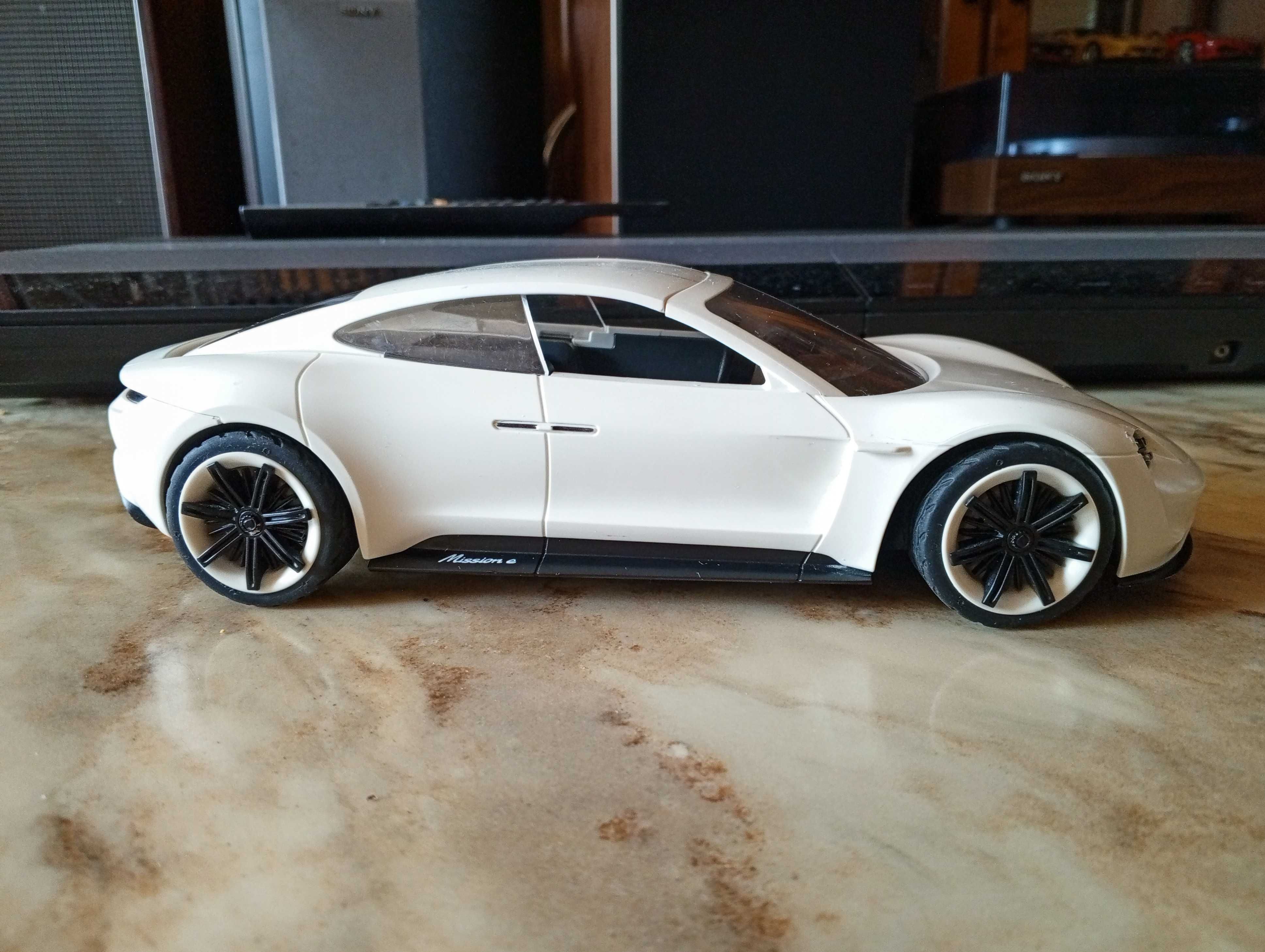 Playmobil Porsche Mission E 2.0 (Germany 1:18)