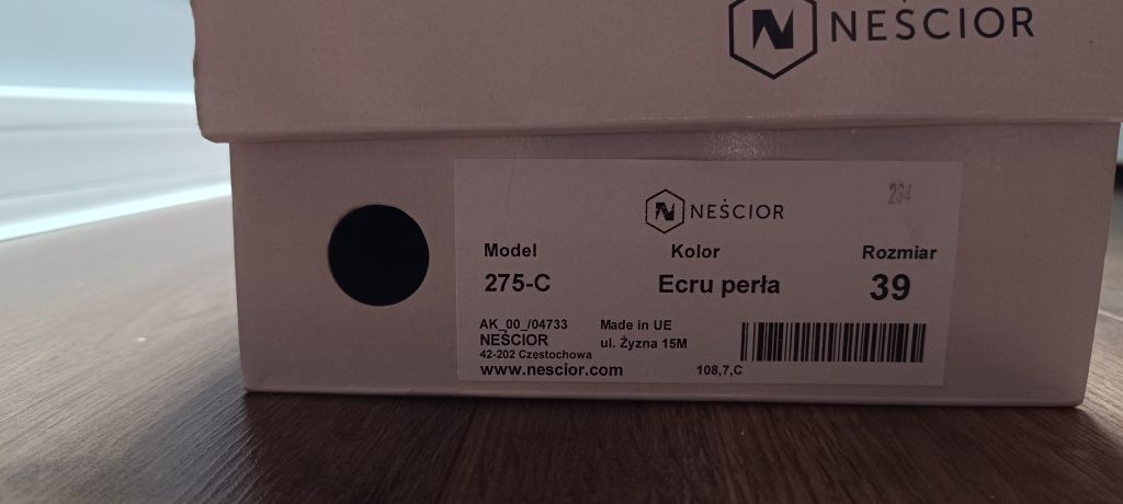 Buty ślubne-Szpilki Neścior, rozmiar 39, kolor perłowy, ecru, stan bdb