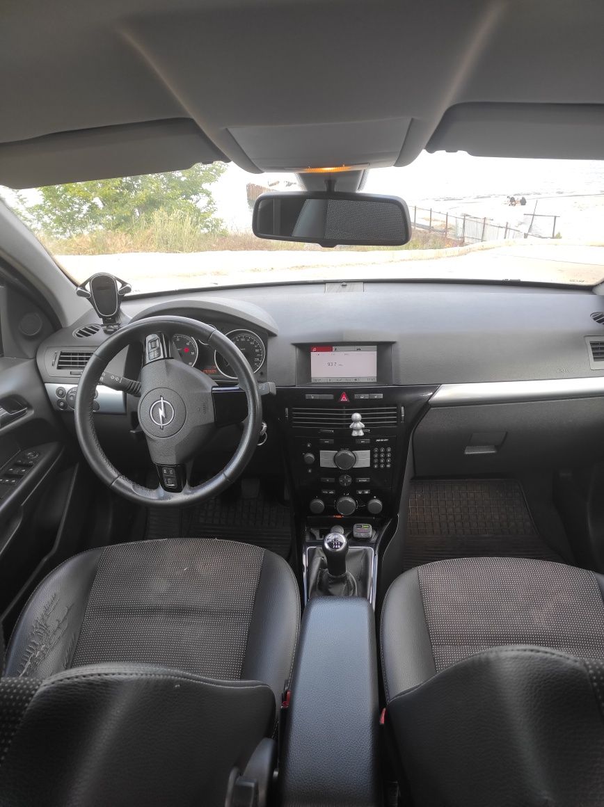 Продам свою машину Opel astra ashka 2009 дизель!