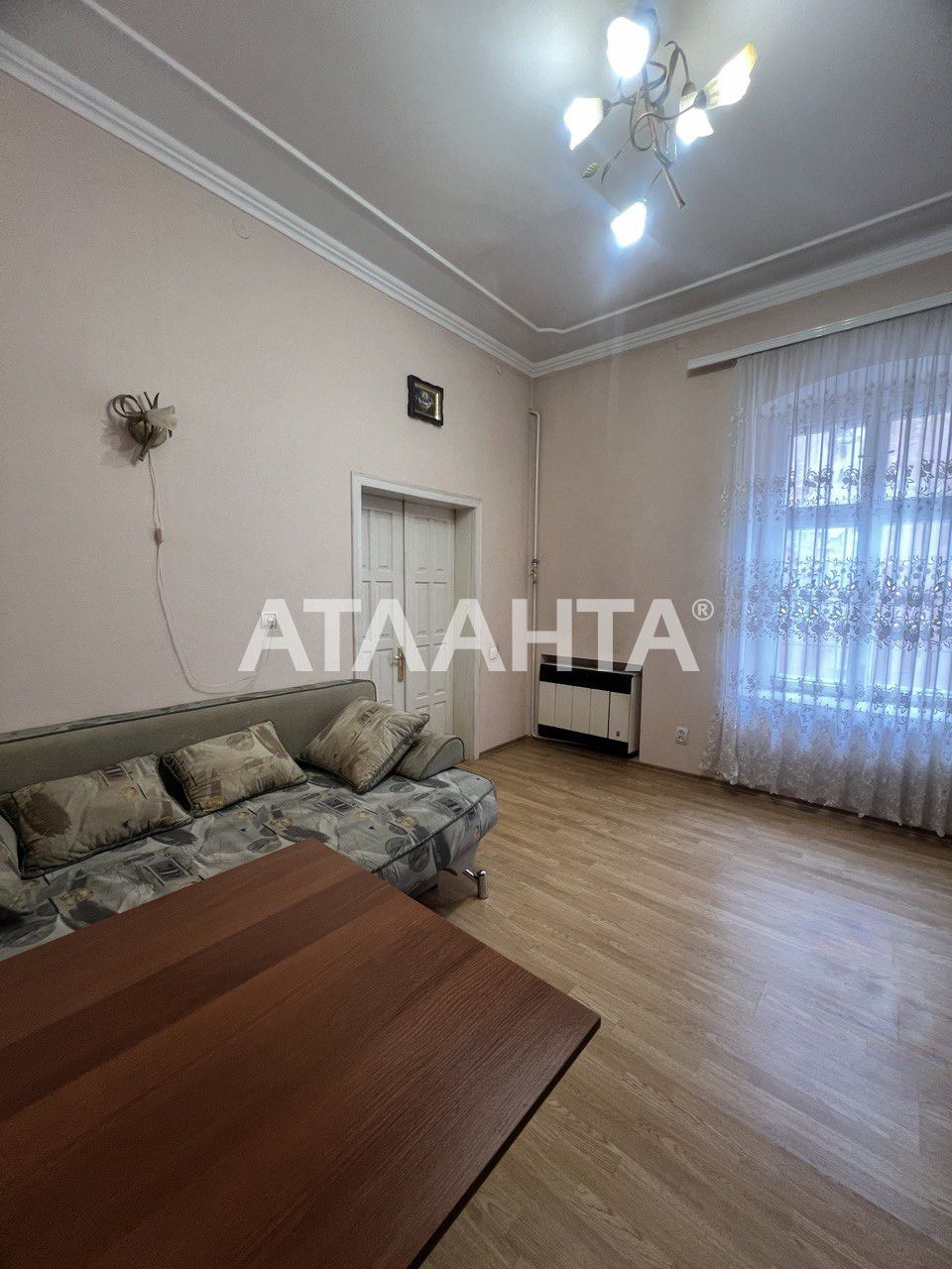 3 кім, 2 поверх, Центр,  вул. Шептицького