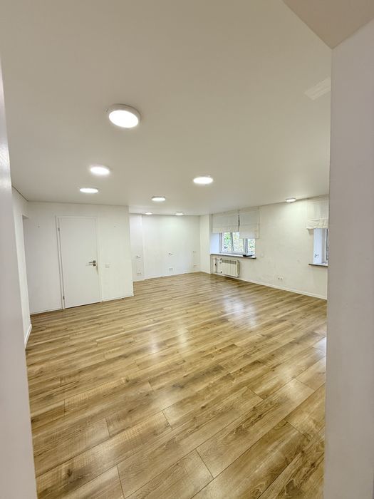 Оренда офісу з власним туалетом біля метро Ярослава мудрого