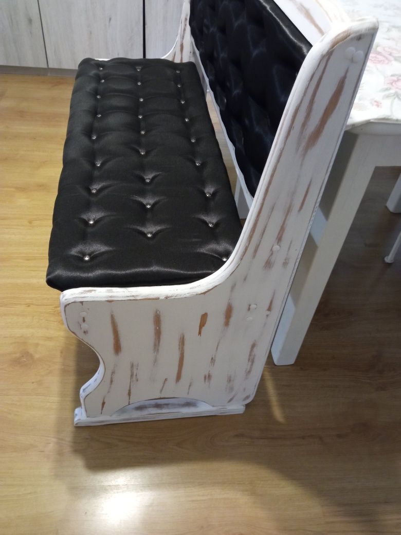 Nowa ławka, siedzisko tapicerowana