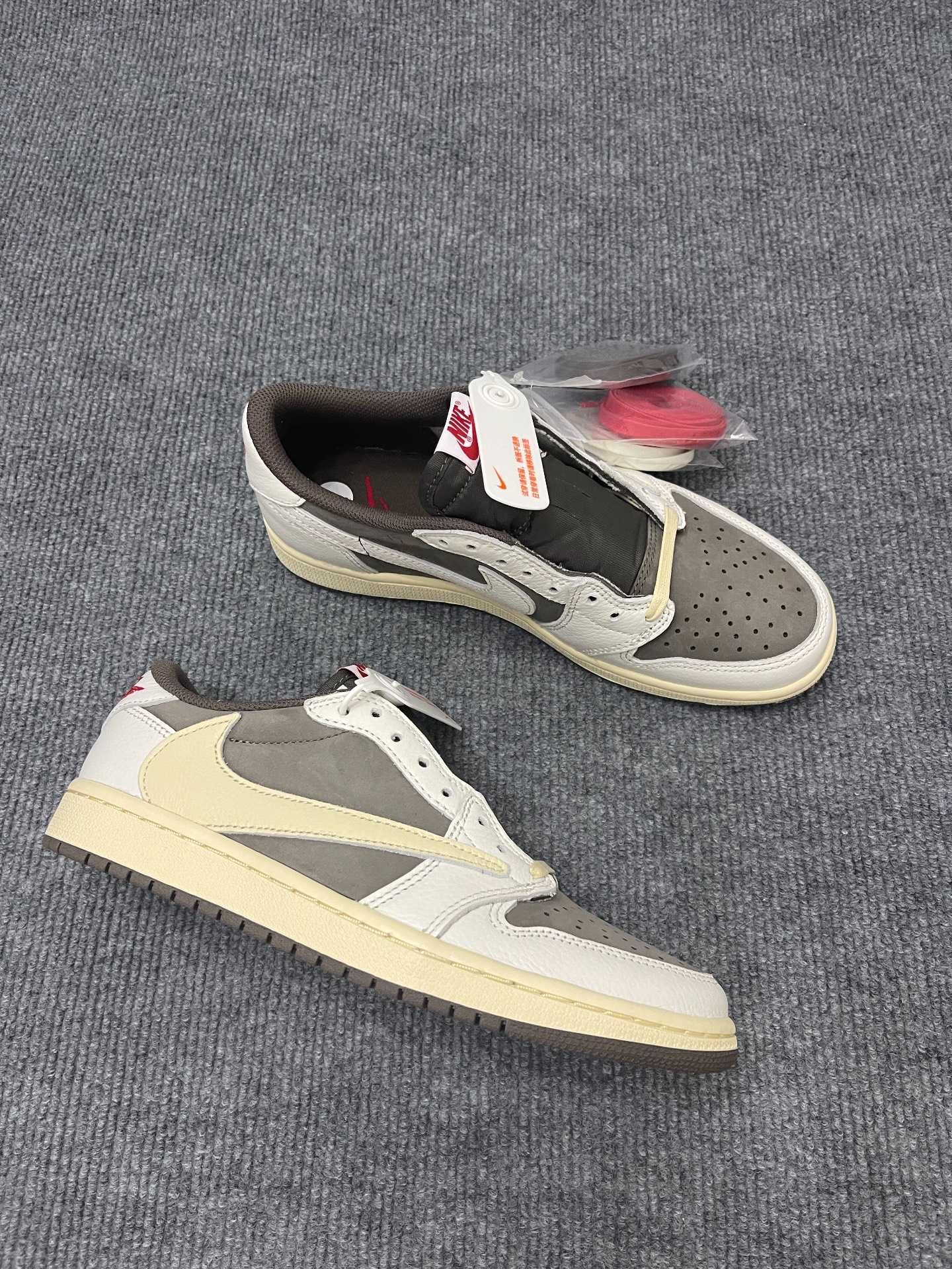 Travis_Scott/Buty_Jordan1_Retro_Low_OG_SP Unisextrampki R.41
