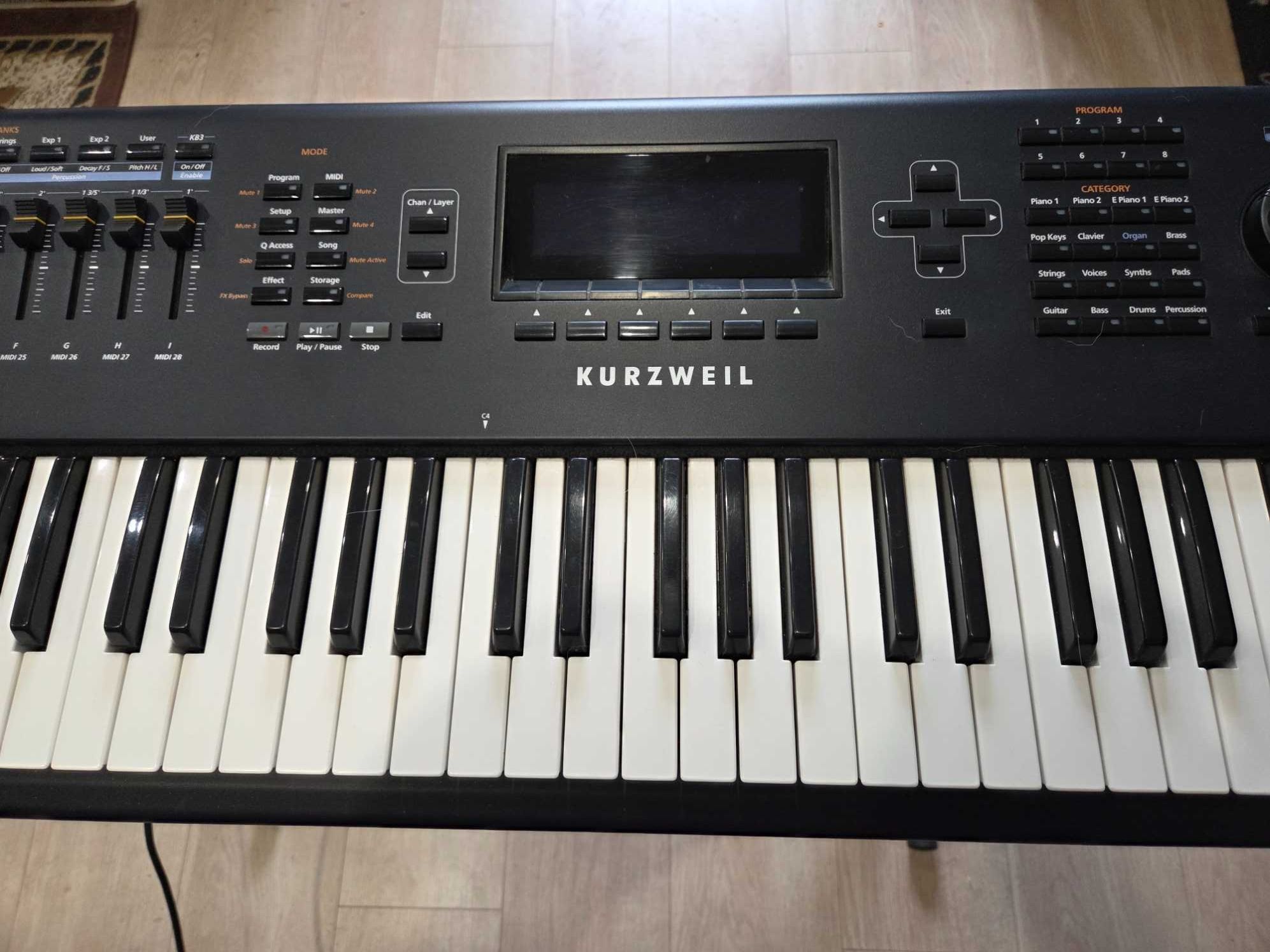 KURZWEIL PC361 Syntezator VAST i VA-1 + twardy case Romanowicz