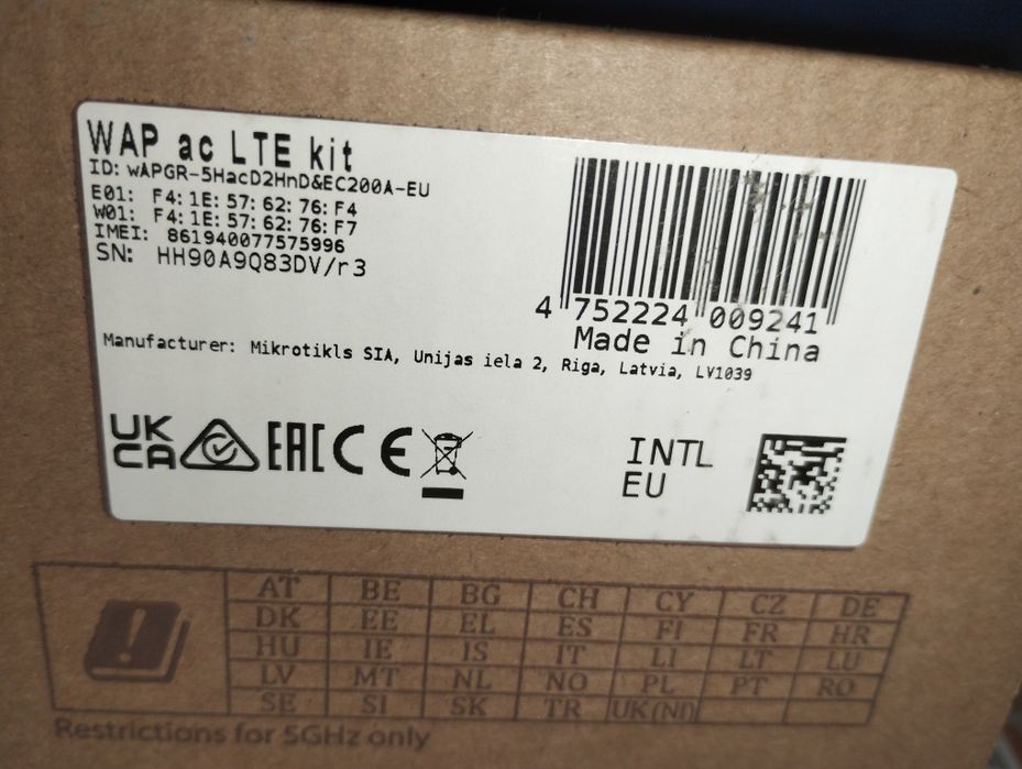 Точка доступу (роутер) MikroTik wAP ac LTE kit 2024 (wAPGR-5HacD2HnD&E