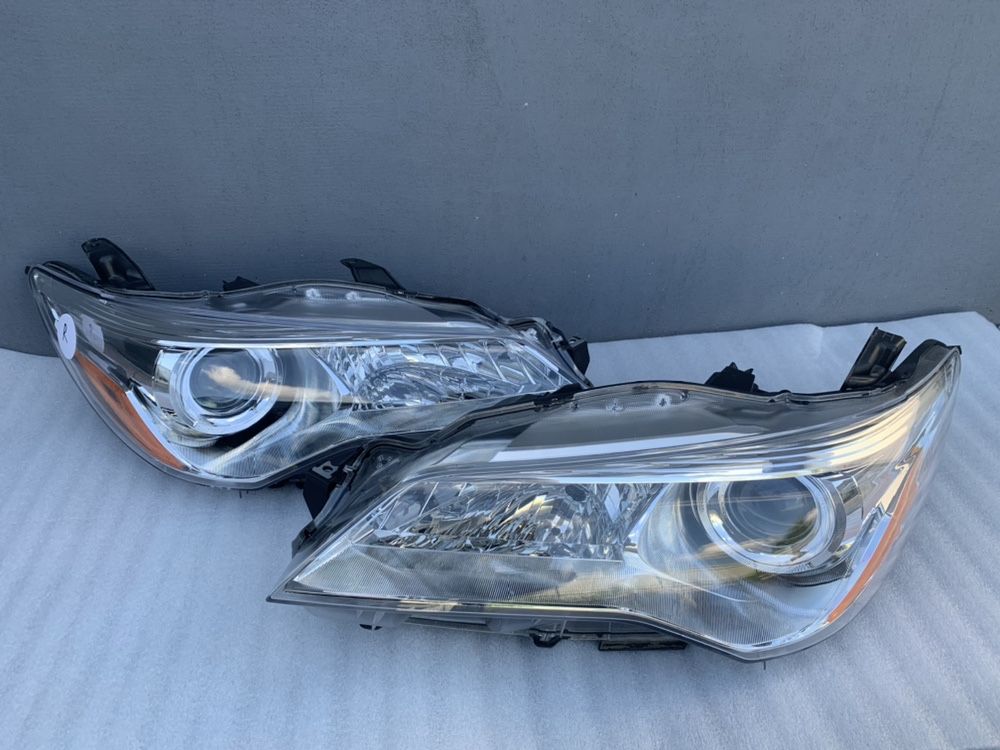 Toyota Camry 70 55 SE, LE, XLE фара Тойота Запчастини