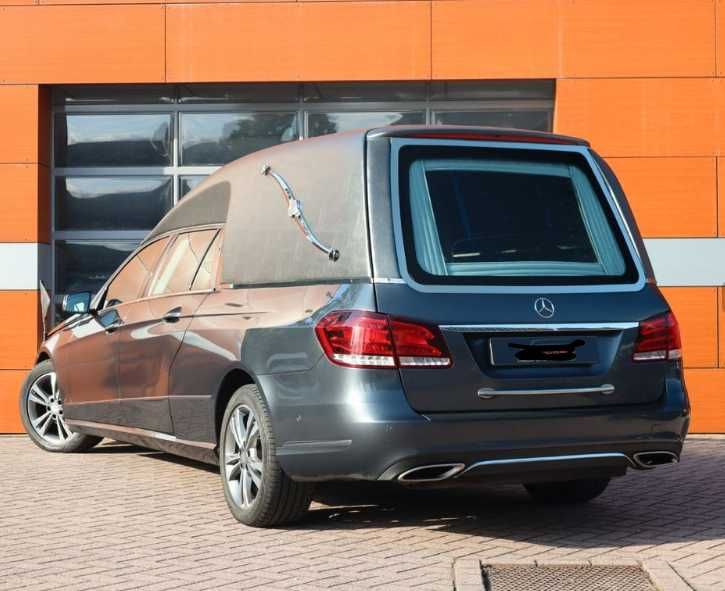 Mercedes-Benz катафалк