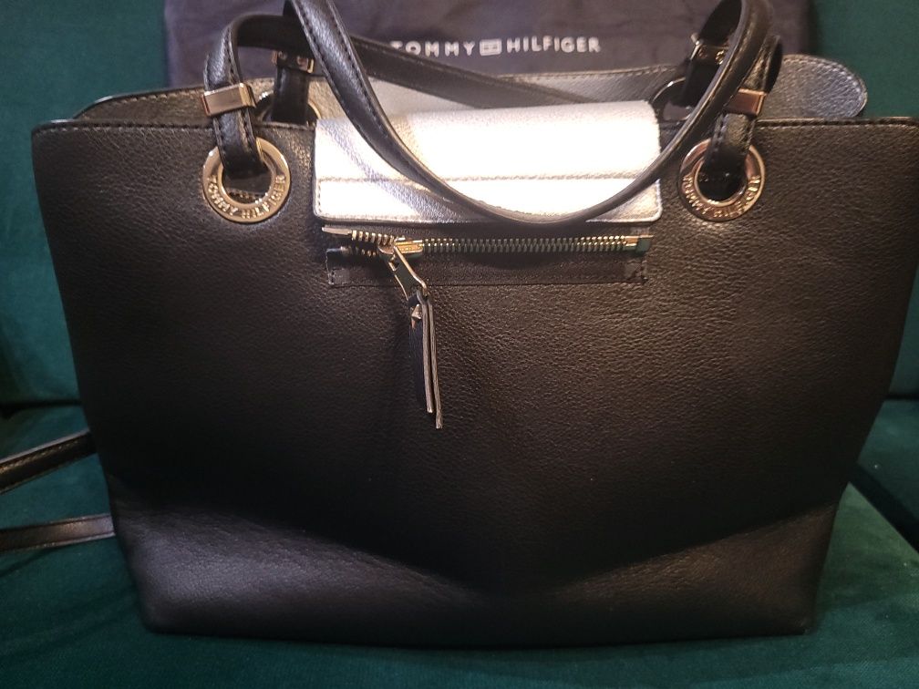 Torebka Tommy Hilfiger plus torba przeciwkurzowa
