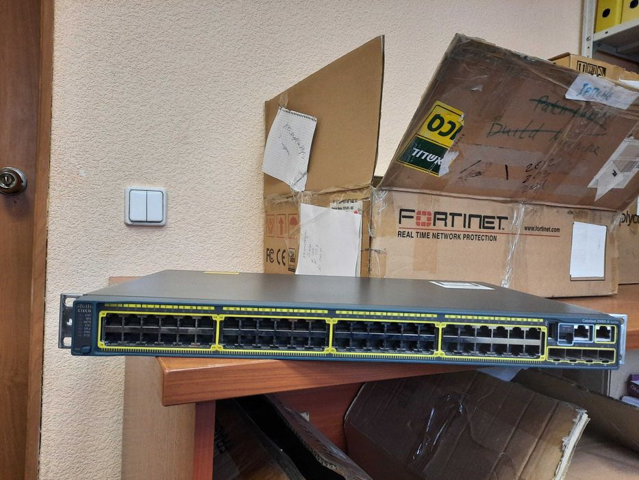 Комутатор, маршрутизатор Cisco Catalyst 2960S 48GigE, 4xSFP LAN Base