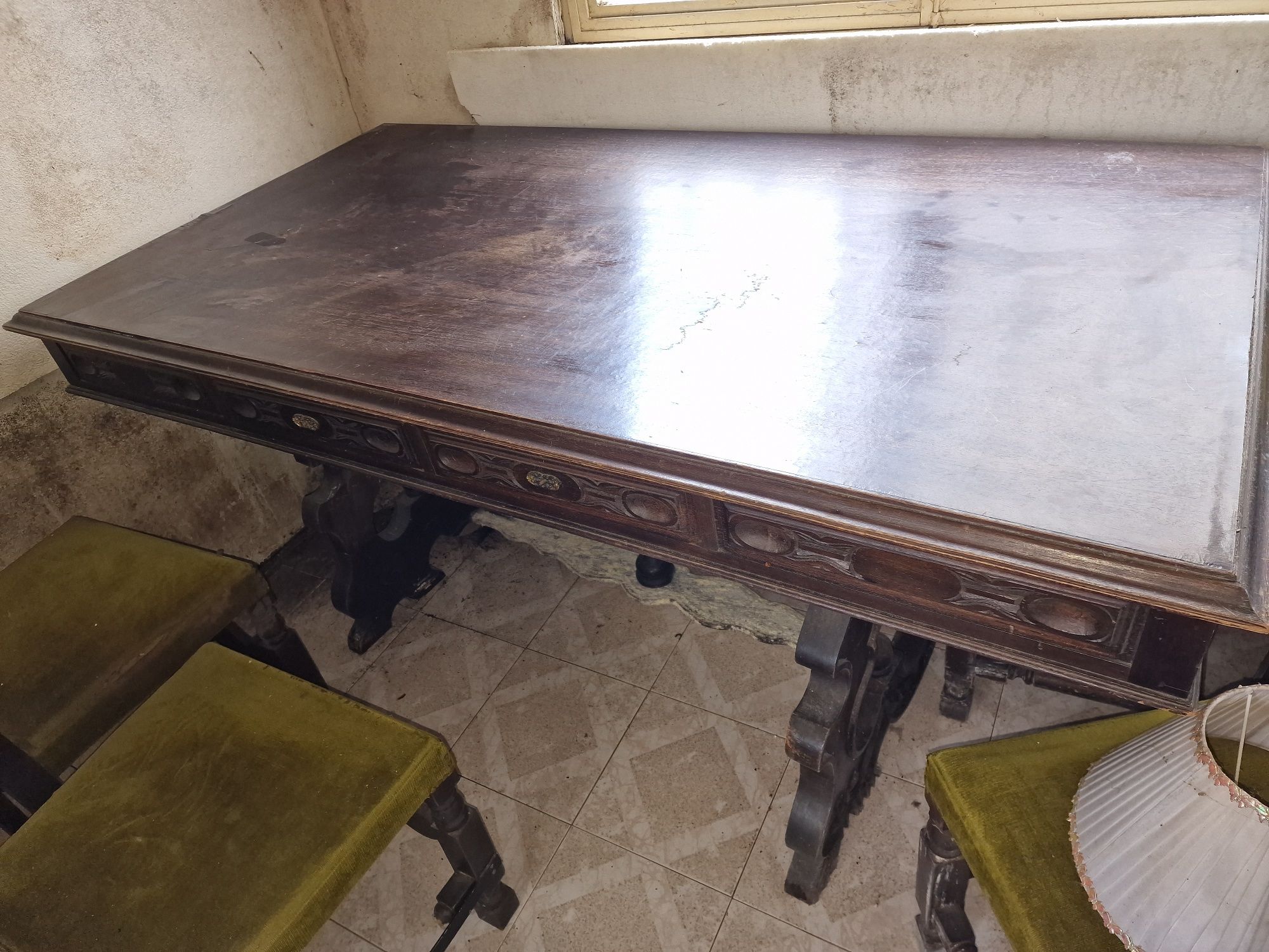 Mesa para restauro + 4 cadeiras