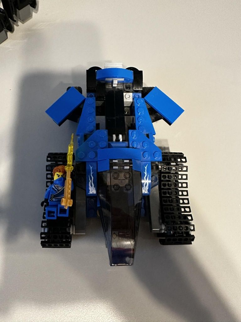 Lego Ninjago piorunowy pojazd