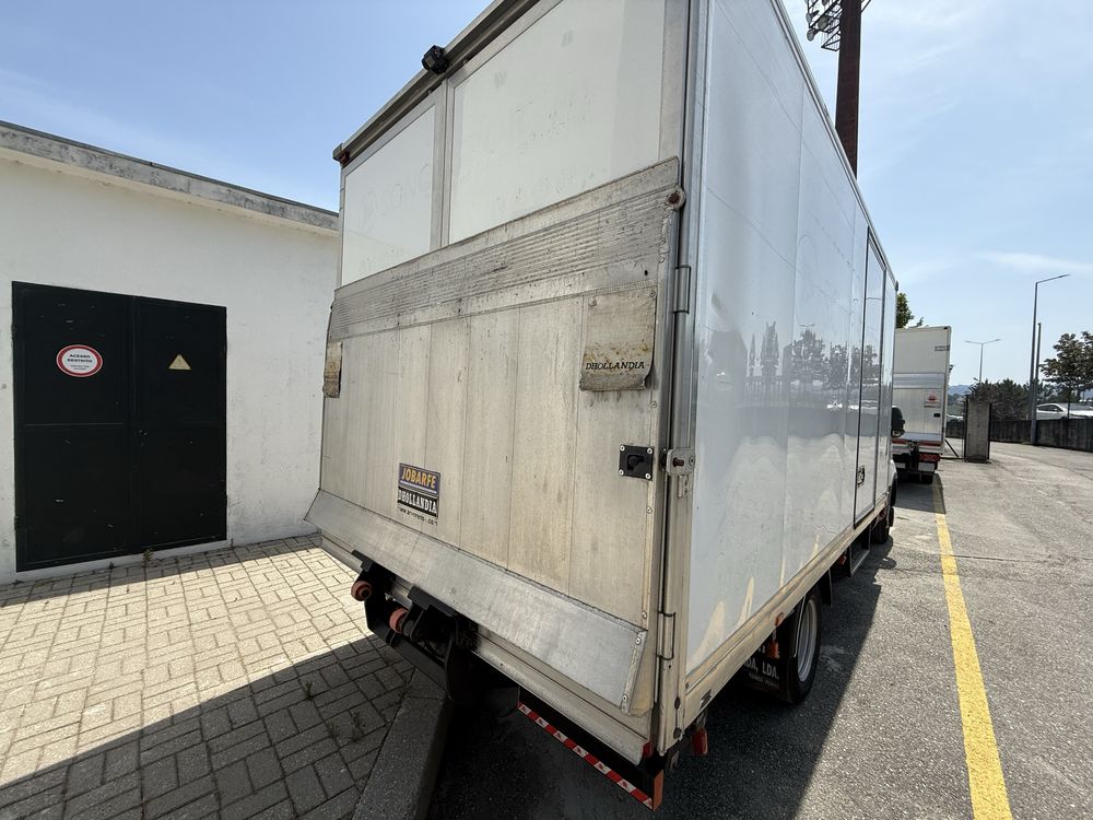 Iveco Daily com Plataforma