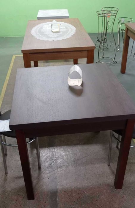 Stoły o różnych wymiarach