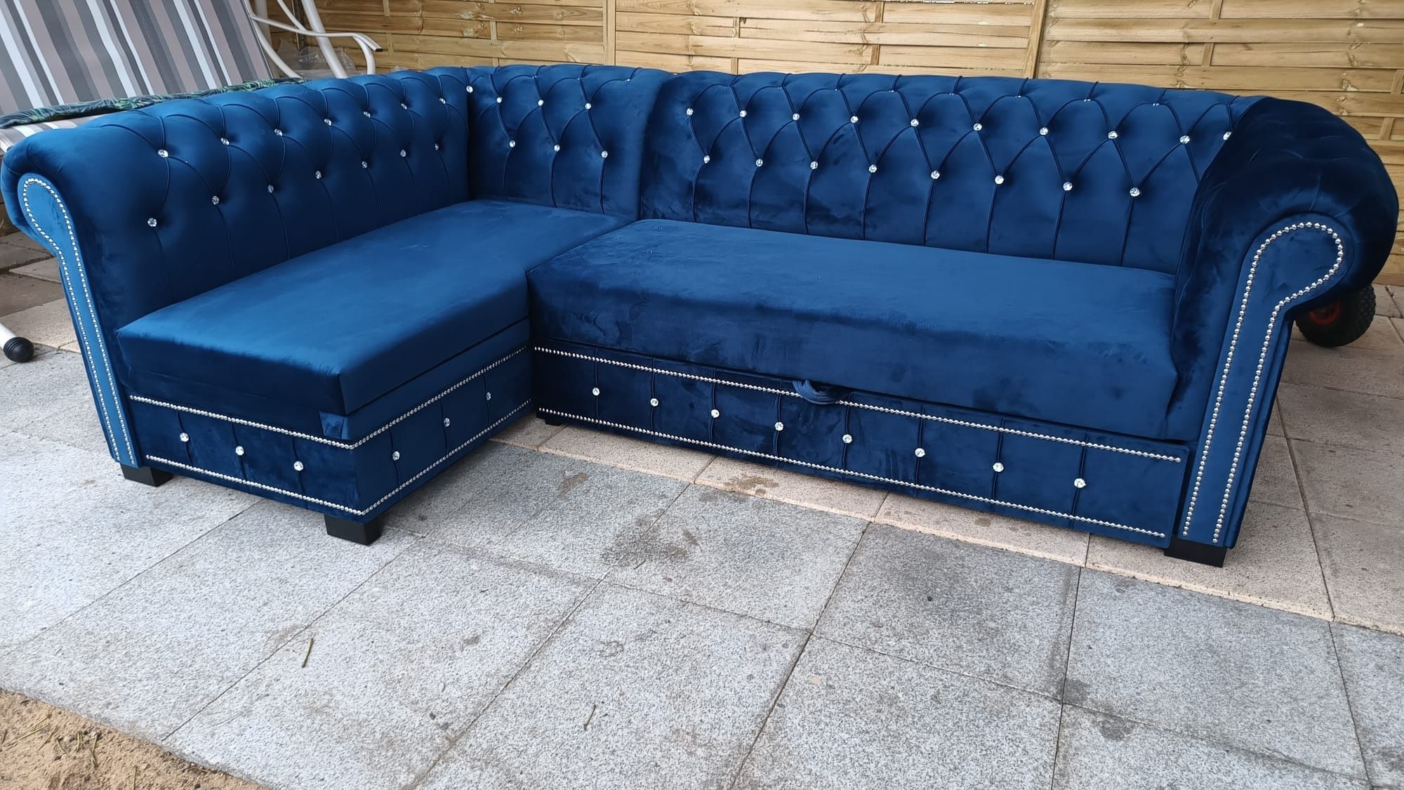 Sofa Chesterfield IV III II I. Narożnik.