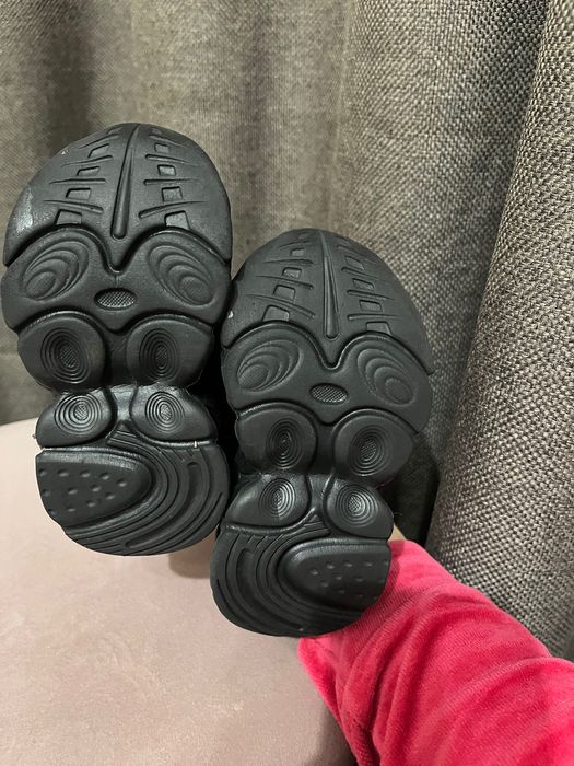 Продам кросівки дитячі 21  розмір з утепленням (хутром) демі