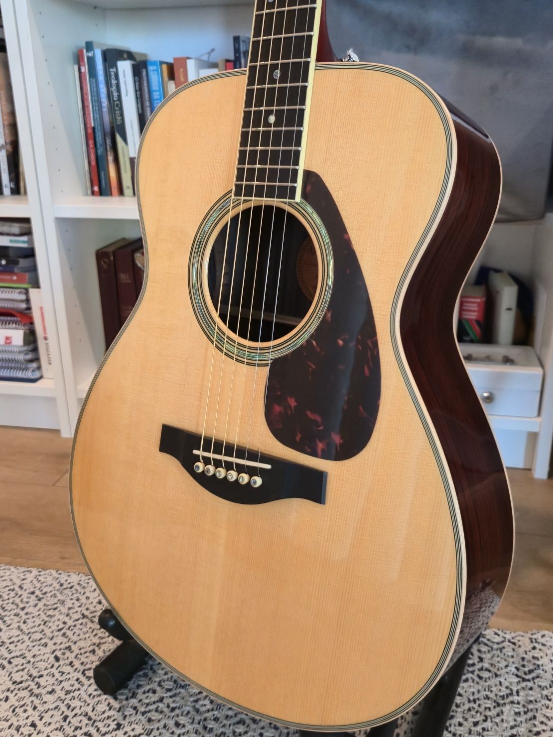 Guitarra Yamaha LS-16 R.