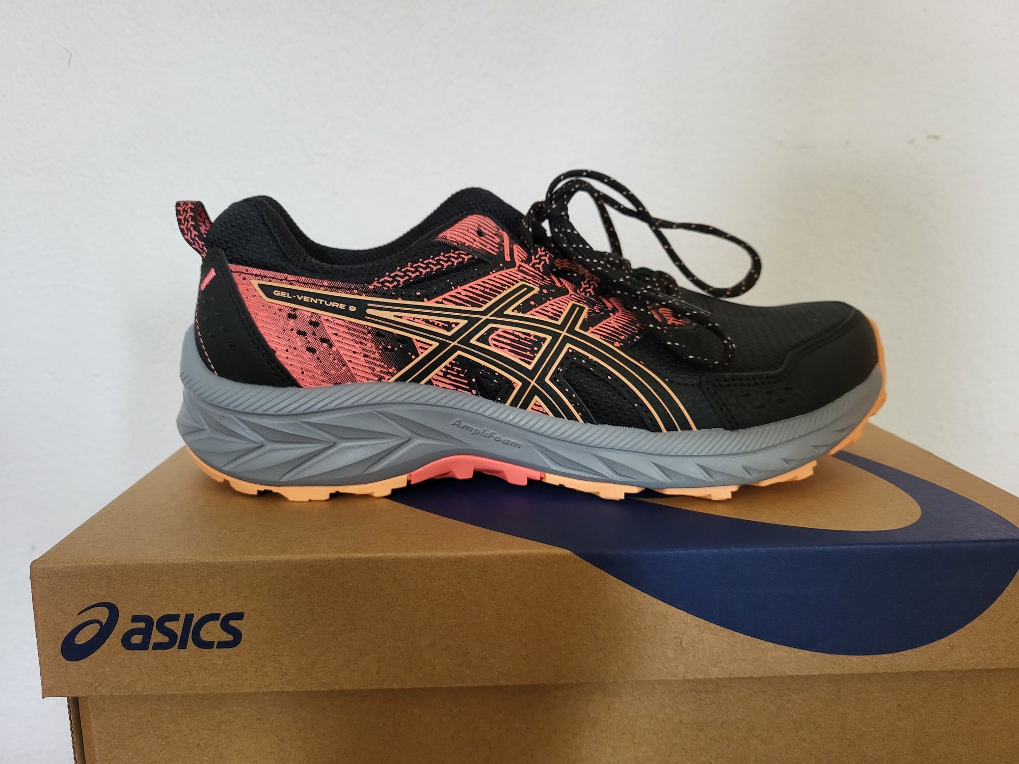 Kobiece buty górskie Asics gel-venture 9 trail roz. 39.5