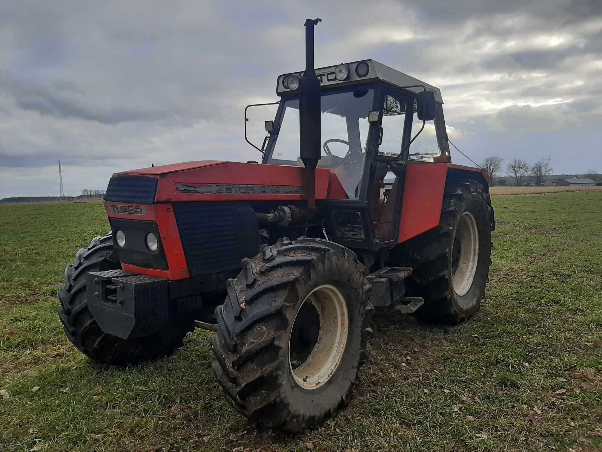 Zetor 16145, szerokie opony, szybka 4-biegowa skrzynia 40km/h