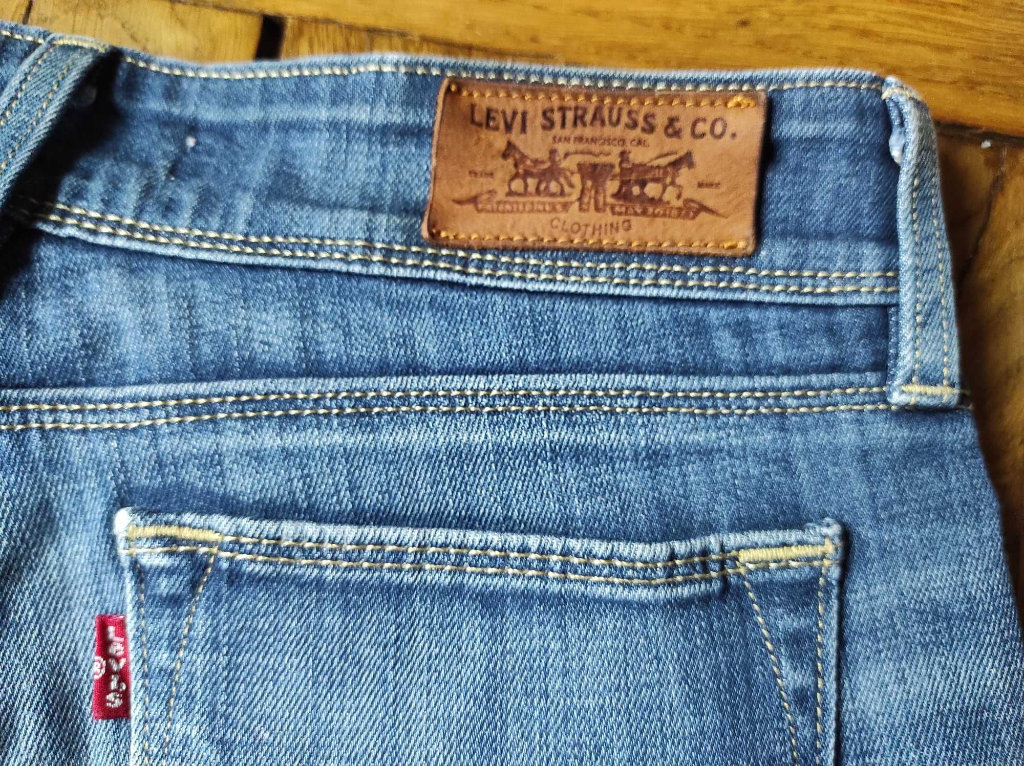 LEVIS 570 STRAIGHT Fit  28/32