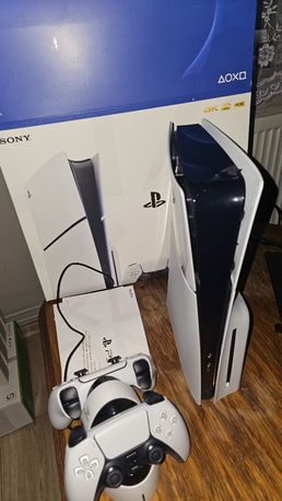 Ps5 PlayStation 5 jak nowe z 2 padami i ładowarka