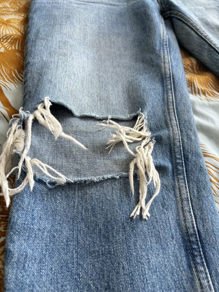 Review, damskie jeansy, skinny mom fit, rozdarcia na kolanach, rozm 30