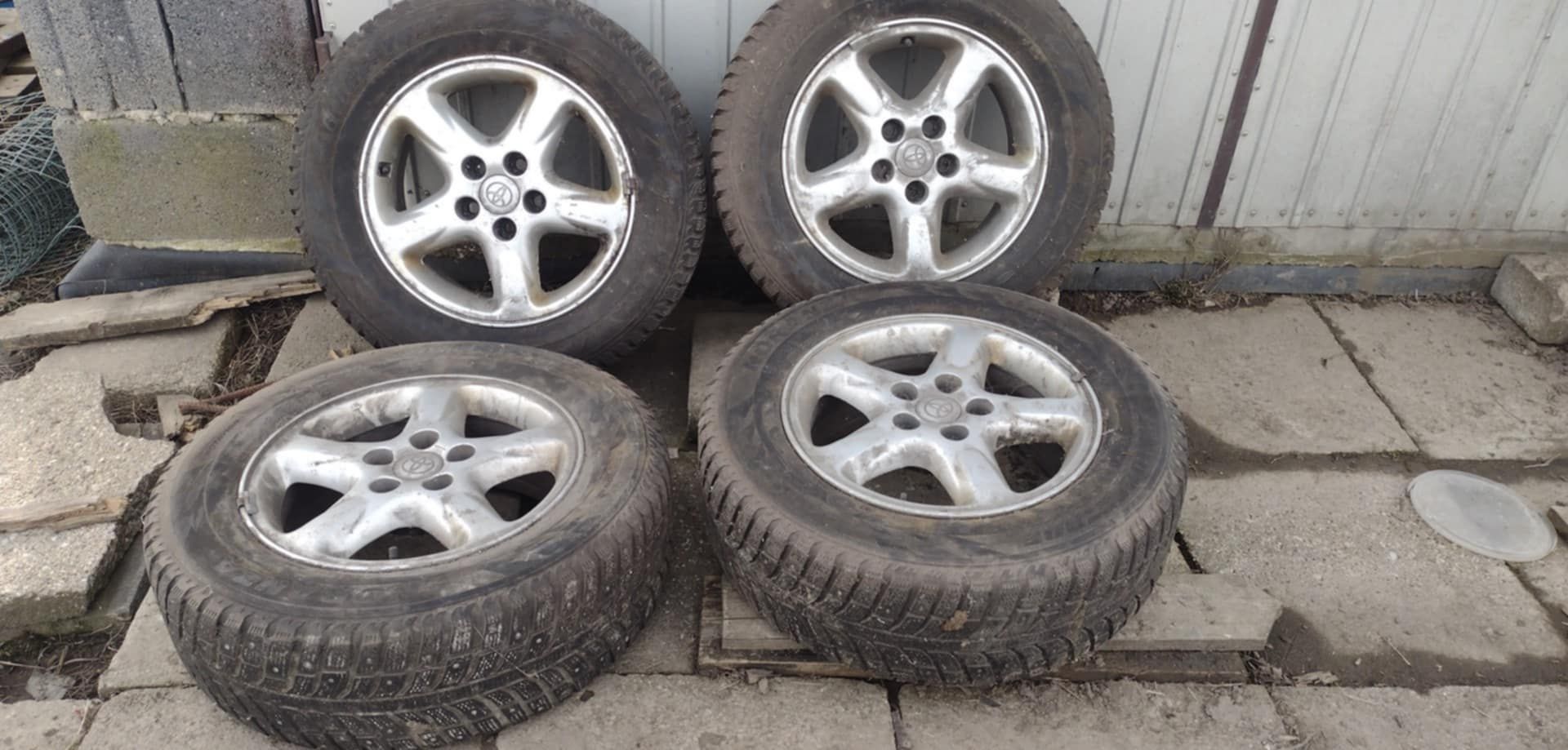 4 opony z felgami komplet  rav 4