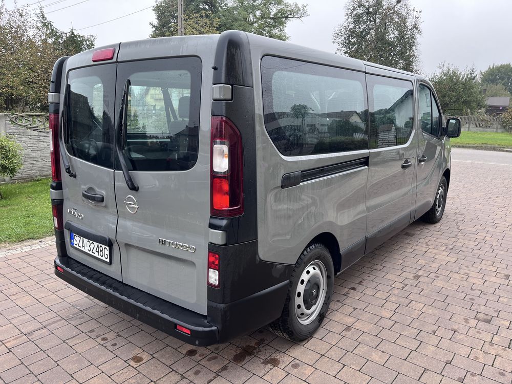 Bus 9 osobowy wynajem transport ludzi