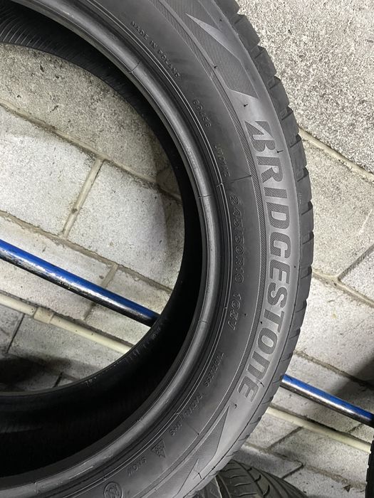 Зимові шини 245/50 R19 (RF) (105V) BRIDGESTONE