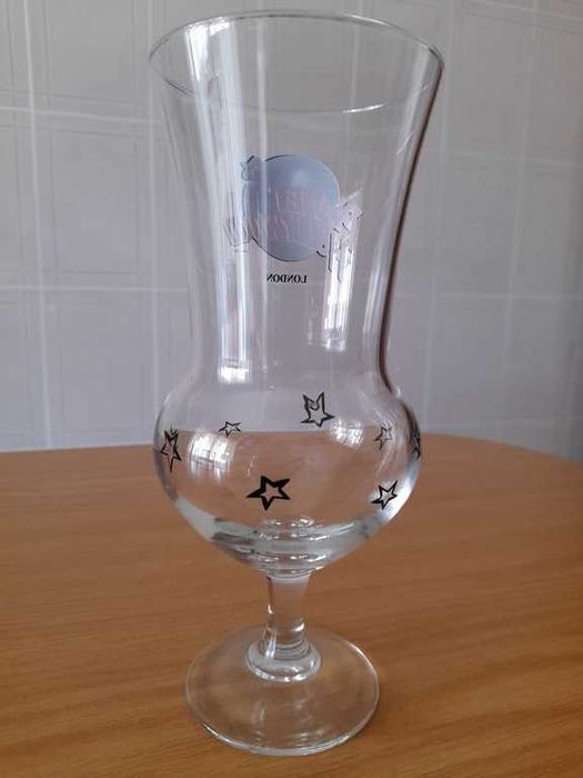 Copos Planet Hollywood London e Wickuler Pilsener