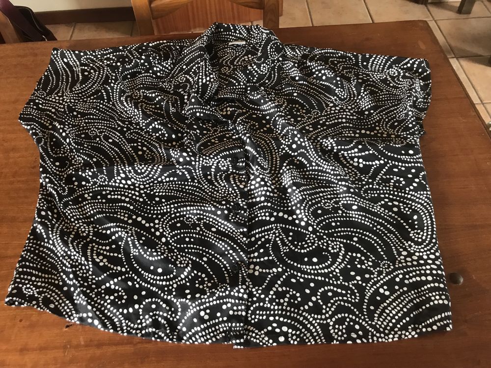 Blusa com.  gola