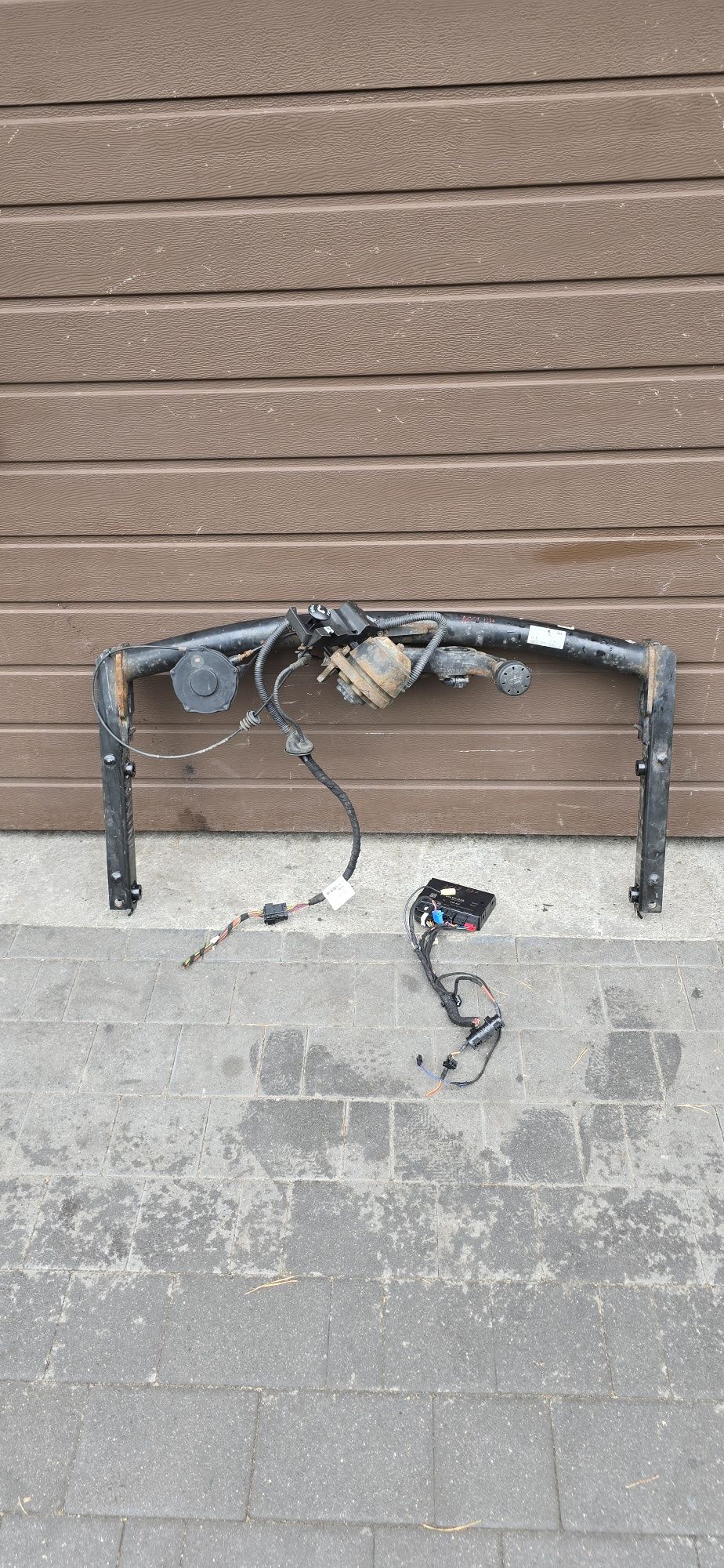 Hak holowniczy Audi A6 C7 elektrycznie składany