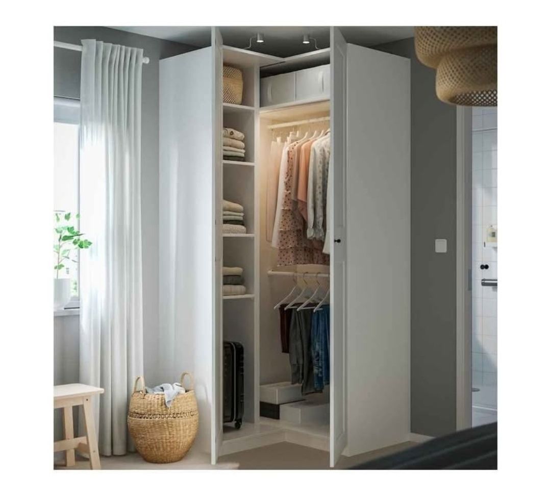 Canto para roupeiro PAX
Altura: 236cm
6 prateleiras
3 sapateiras