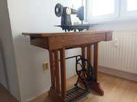 Drewniany stolik z żeliwnym mechanizm , maszyna do szycia a'la Singer