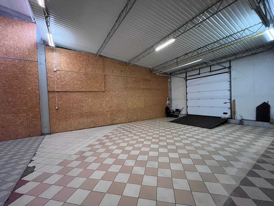 Wynajmę lokal biurowy 70m2  z magazynem  130 m2