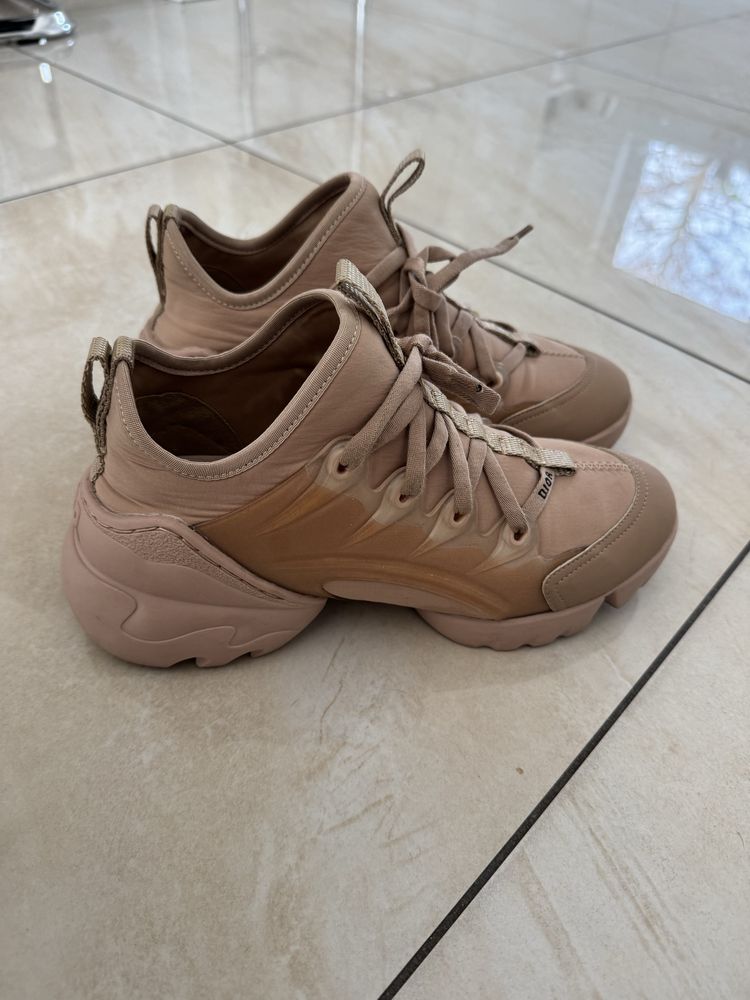 Dior Buty sportowe D-Connect sneakersy nude beżowe