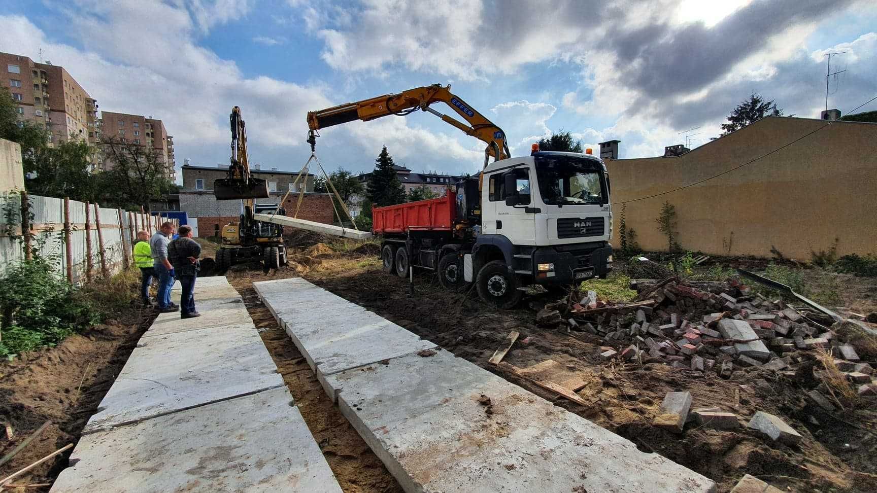 Piasek kopany pod kostkę do zasypania fundamentów siany płukany żwir