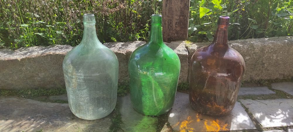 3 garrafões de vidro antigos
