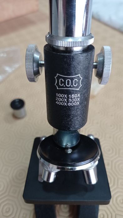 Microscópio antigo anos 50