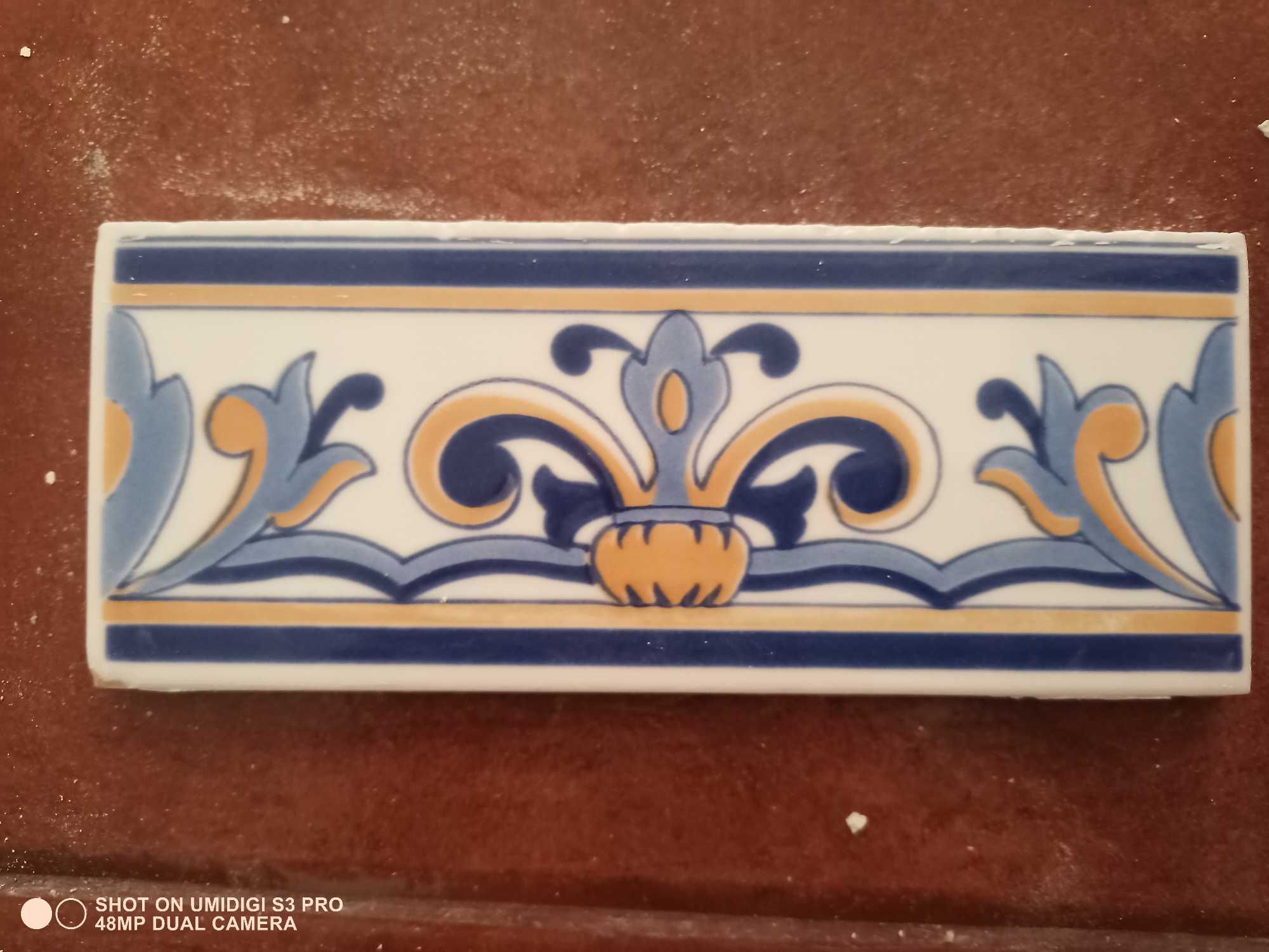 Azulejos e rodapés Pintados à mão