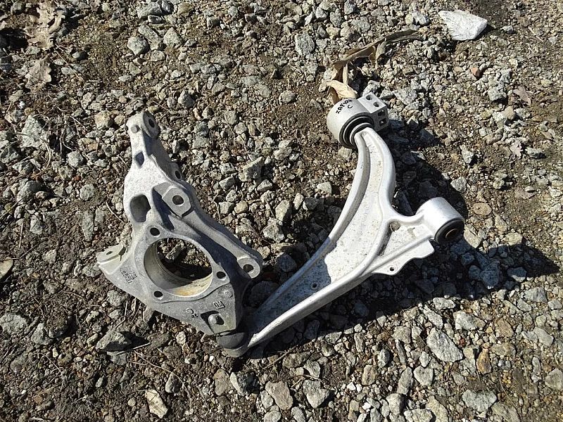 Zwrotnica wahacz prawy przedni Opel Zafira C