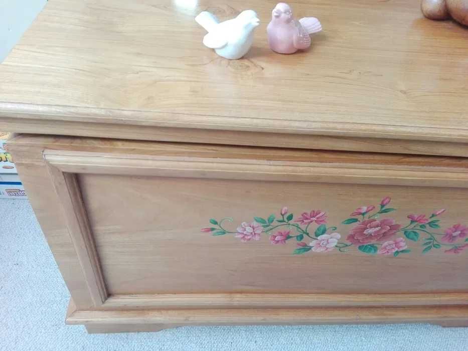 Duża drewniana skrzynia, kufer do sypialni czy na taras. Super stan