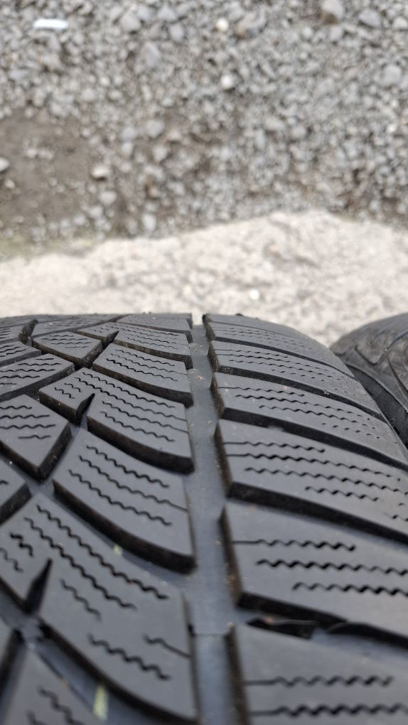 Goodyear 245/45 R17 UltraGrip 6.5 mm